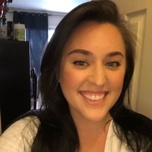 Meet your Posher, Jennette